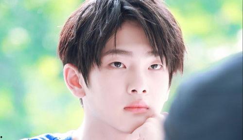 娱乐吃瓜小飞哥是谁呀